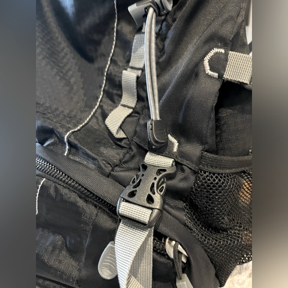 High Sierra Tangent 45l back pack - Picture 4 of 5